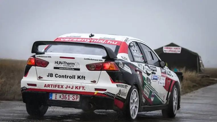 Ahol lehet ott meghúzom a kézit! Fotó: Hajóka SportFotó