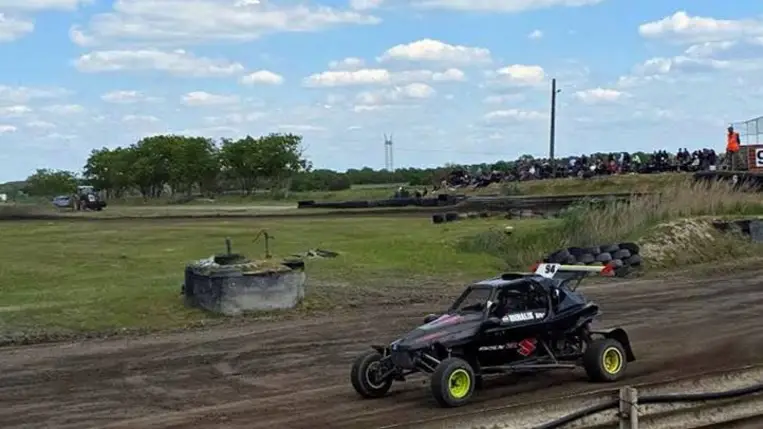 Fiatal, Gyors, és Elszánt - Mira újra a pályán! Fotó: Mihalik Mira Archív – Marcsi Fotó – Balog Tünde - Hajóka SportFotó