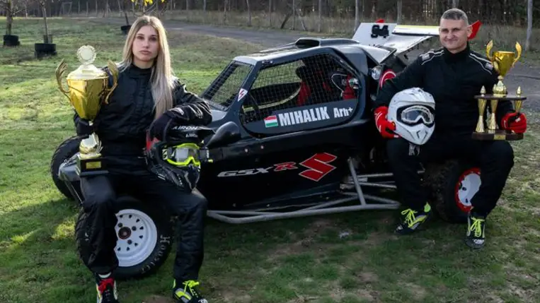 Két generáció, egy szenvedély: A Mihalik-bajnokcsalád. Fotó: Hajóka SportFotó