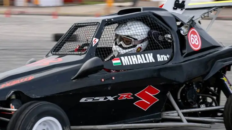 Két generáció, egy szenvedély: A Mihalik-bajnokcsalád. Fotó: Hajóka SportFotó