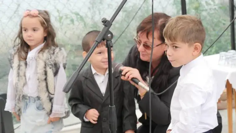 Hálaadó ünnepség a sportpálya átadása alkalmából a Glória Ifjúsági és Missziós Központban