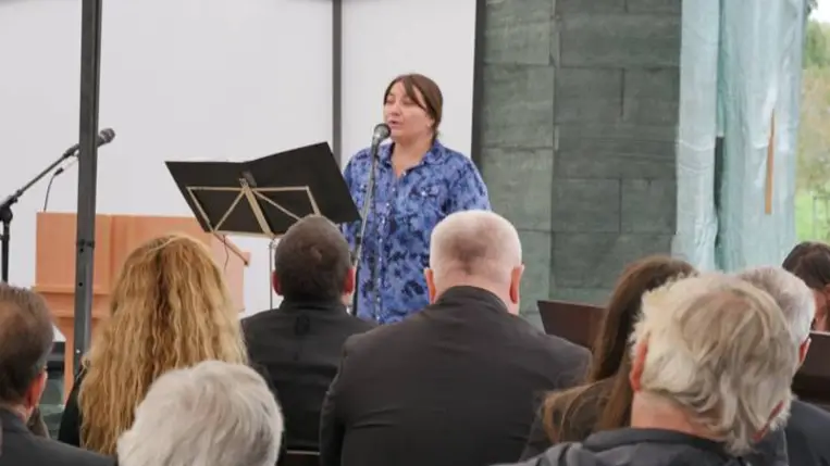 Hálaadó ünnepség a sportpálya átadása alkalmából a Glória Ifjúsági és Missziós Központban