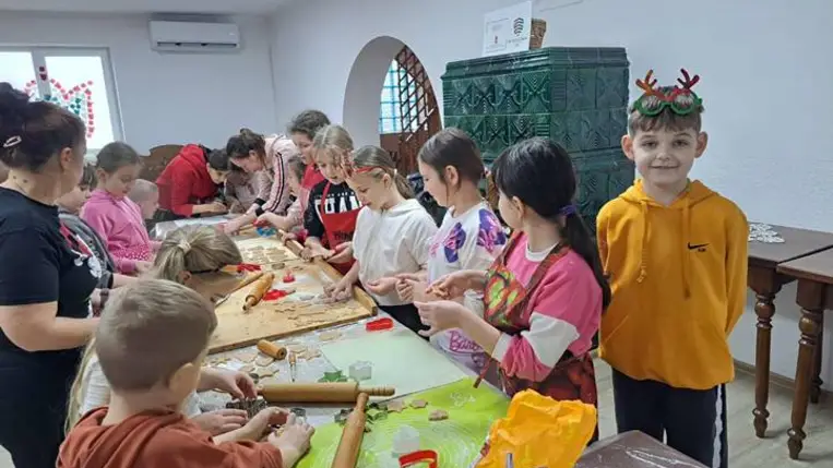 Adventi koszorúkészítés és mézeskalácssütés a Tulipán Tanodákban