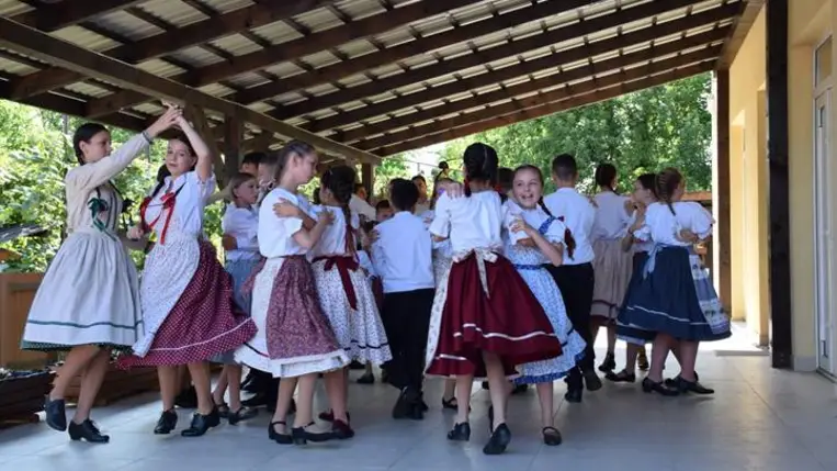 Tizenhetedszer rendezték meg a Viski Népzenei, Néptánc és Kézművestábort - A Süss fel naptól a folkkocsmáig. Fotó: Kárpátinfó/ Kovács Ezsébet