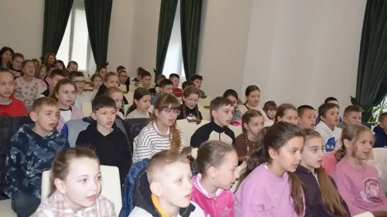 Hangszerbemutató a beregardói Perényi Kultúrkúriában - Nem csak a muzsikusnak van dalból a lelke