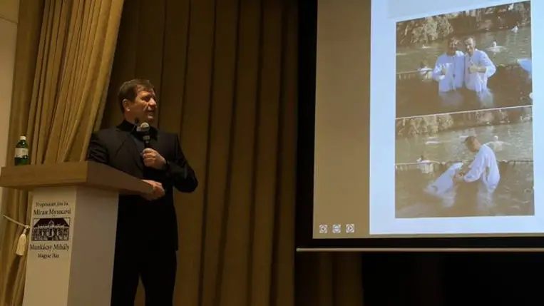 Csirpák József előadása a Munkácsy Mihály Magyar Házban - Lélekben a Szentföldön jártunk
