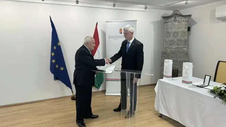 Magyar állami kitüntetéseket adtak át Beregszászban - A hűség és szolgálat elismerése