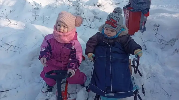 Szánkóznak a beregardói hittanos gyerekek