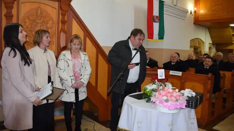 Hálaadás Tiszakeresztúrban húsz év áldásaiért - Hűség, összefogás, jövőépítés