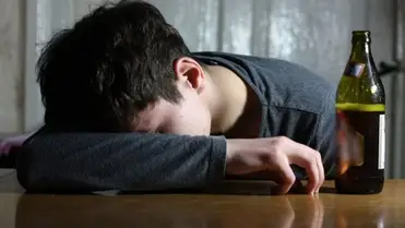Alkoholmérgezéssel szállítottak kórházba egy tinédzser fiút Kárpátalján. Illusztráció. Fotó: Internet