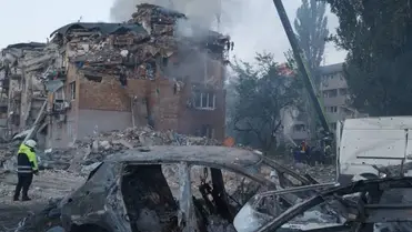 Orosz rakétatámadás érte Kijevet: 12 halott, köztük három gyermek, közel 50 sebesült. Az ukrán légvédelem több rakétát és drónt megsemmisített. Fotó: Ukrinform