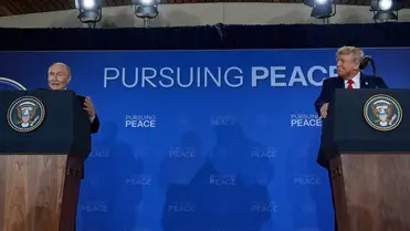 Donald Trump amerikai és Vlagyimir Putyin orosz elnök sajtótájékoztatót tart az ukrajnai rendezést szolgáló amerikai-orosz csúcstalálkozón az alaszkai Anchorage-ben 2025. augusztus 15-én. MTI/AP/Julia Demaree Nikhinson.