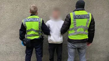 A kárpátaljai rendőrök elfogtak egy 18 éves férfit, aki hadköteleseket csempészett át az ukrán-román határon a Beregszászi járásban. Fotó: Nemzeti Rendőrség