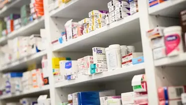 Gyógyszertár. Gyógyszerek. ( Illusztráció )