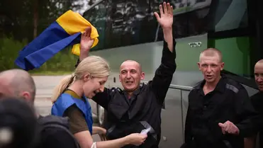 Ukrajna vasárnap több mint 300 embert kapott vissza az 1000-et 1000-re fogolycsere keretében