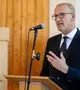Tarr Zoltán társadalmi kapcsolatokért és kultúráért felelős miniszter beszédet mond az unitárius templomban tartott istentiszteleten a Petőfi Sándor Emlékhely új állandó kiállításának ünnepélyes megnyitóján az erdélyi Fehéregyházán 2026. július 26-án. MTI/Kiss Gábor