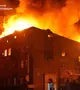  Egy orosz légicsapás következtében kigyulladt épület az ukrajnai Zaporizzsjai területen (Fotó: MTI/AP/Zaporizzsjai Területi Adminisztráció)