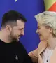 Volodimir Zelenszkij ukrán elnök és Ursula von der Leyen, az Európai Bizottság elnöke közös kijevi sajtóértekezletükön 2024. február 24-én, az Ukrajna elleni orosz háború megindításának második évfordulóján (Fotó: MTI/EPA/Szerhij Dolzsenko)