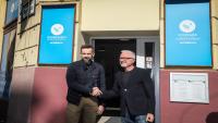 Budapestre, az Ökumenikus Segélyszervezet Ukrajnai Menekülteket Támogató Központjába látogatott Kárpátalja kormányzója
